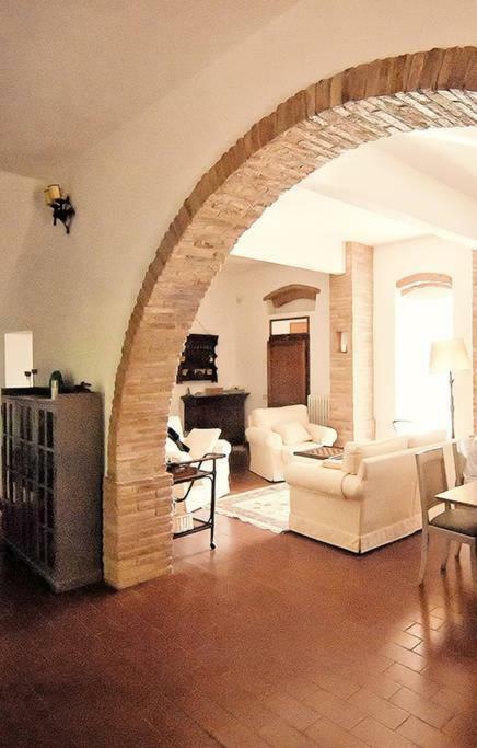 Stunning Country House Overlooking Tuscany Hills Lorenzana Exterior foto